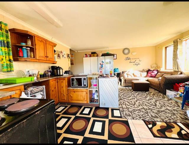 1 BEDROOM TOWNHOUSE FOR SALE IN THE WOLDS